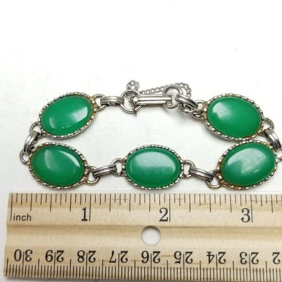 Vintage Green Oval Panel Bracelet, Silver Tone Setting, Retro 60s 70s Style - Picture 4 of 6